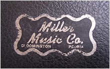 Les villes de Bloomington et Peoria se trouvent toutes les deux dans l'Illinois ainsi que Chicago ou se fabriquait les Dobros par la Valco ainsi que les Supro, Airline, Oahu, National. Valco fabriquait aussi des amplis sous ses mêmes marqes ainsi que pour Gretsch, Harmony et Kay.